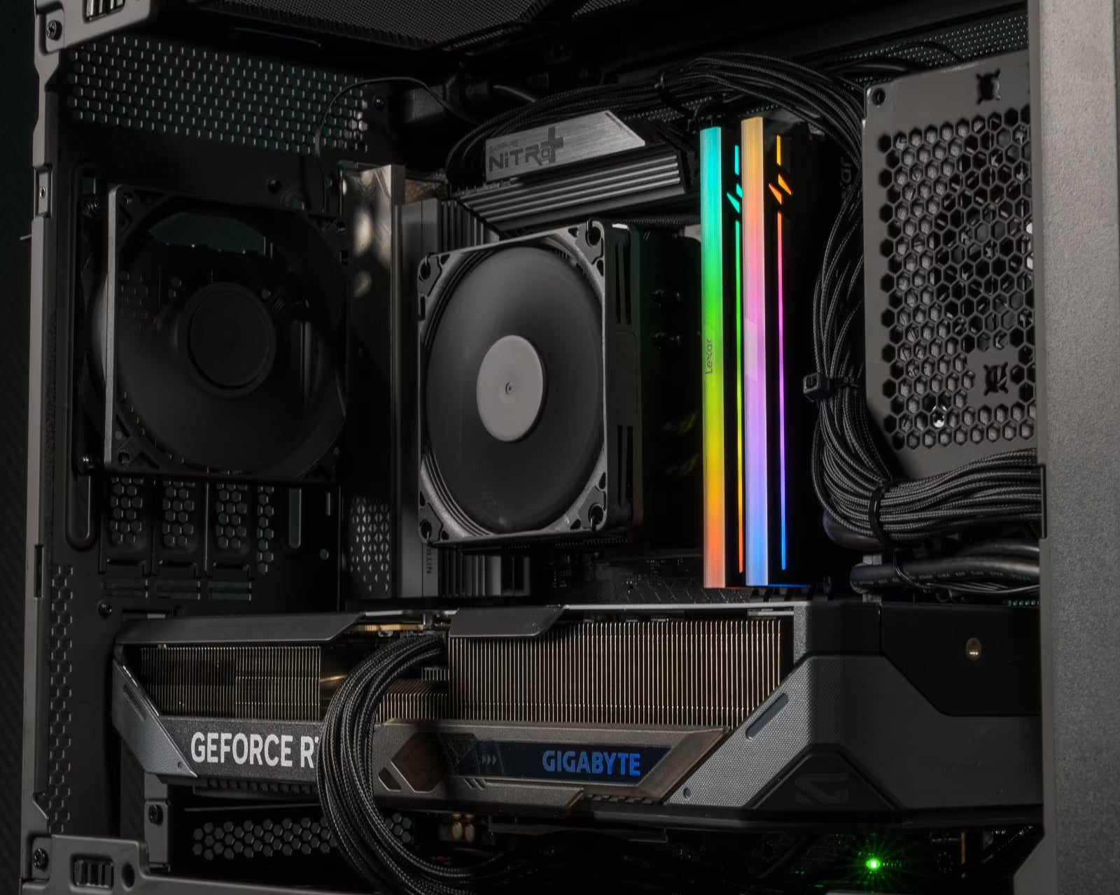 Console Killer Gaming PC | Ryzen 7 9800X3D | RTX 5070 | MONTECH TEN