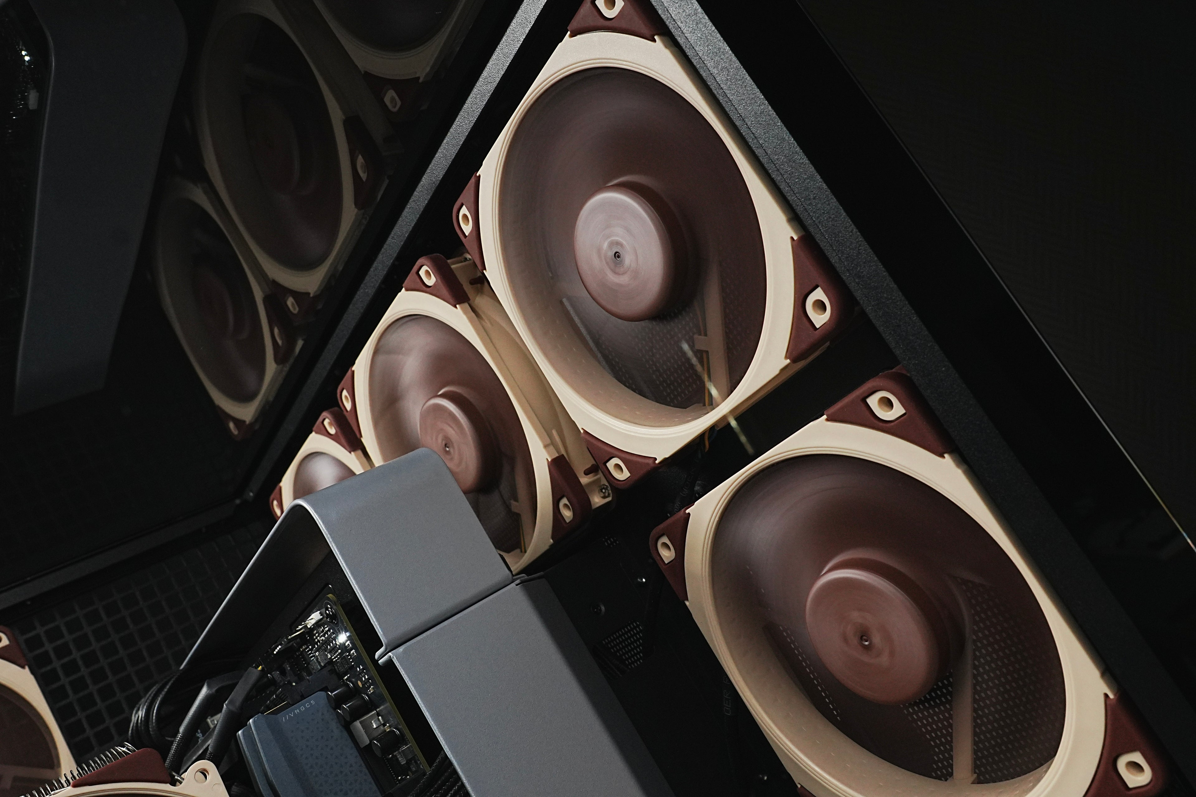 Noctua Edition Gaming PC | RTX 5080 Noctua | Ryzen 9 9950X3D