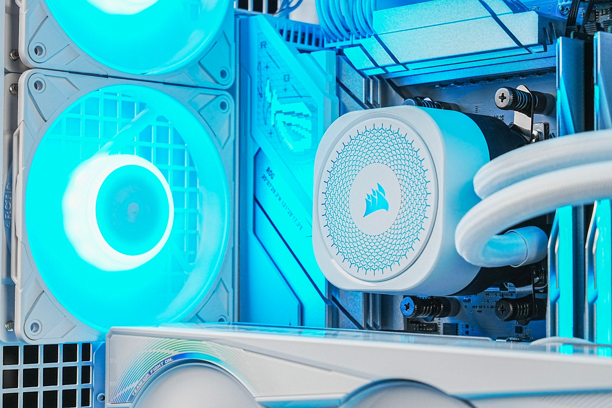 White High-End Gaming PC — PixelBuilds Edition