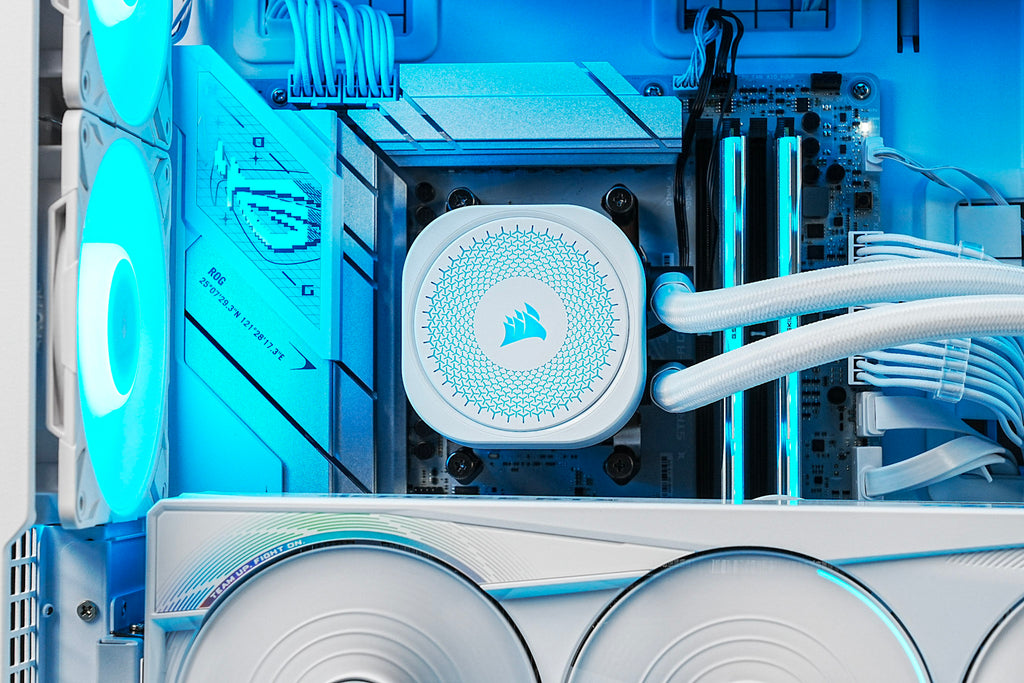 White High-End Gaming PC — PixelBuilds Edition