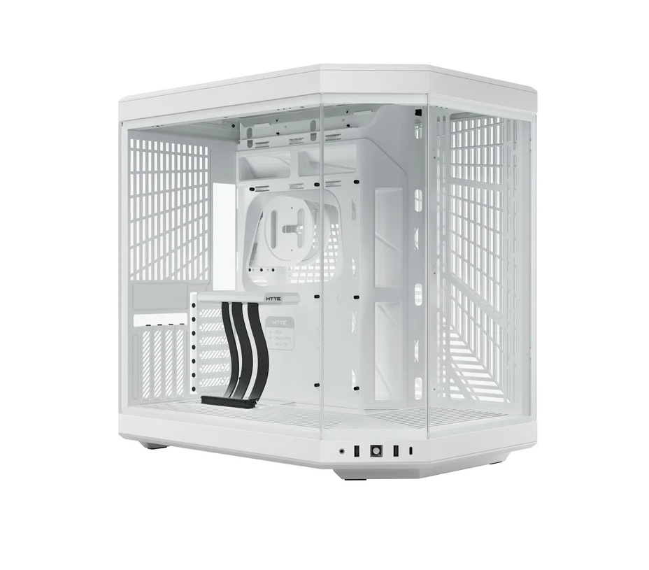 Gaming PC/ Hyte Y70/ Nvidia RTX 5060 + Ryzen 7 7800X3D