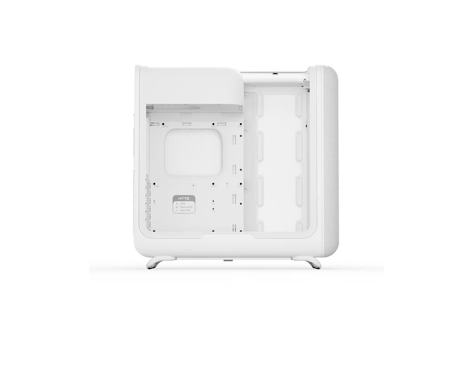 Gaming PC/ Hyte X50 / Ryzen 7 7800X3D + Nvidia RTX 5060