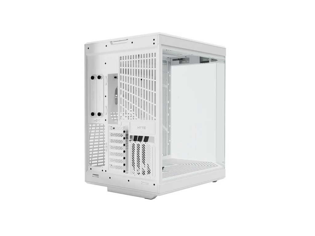 Gaming PC/ Hyte Y70/ Nvidia RTX 5060 + Ryzen 7 7800X3D