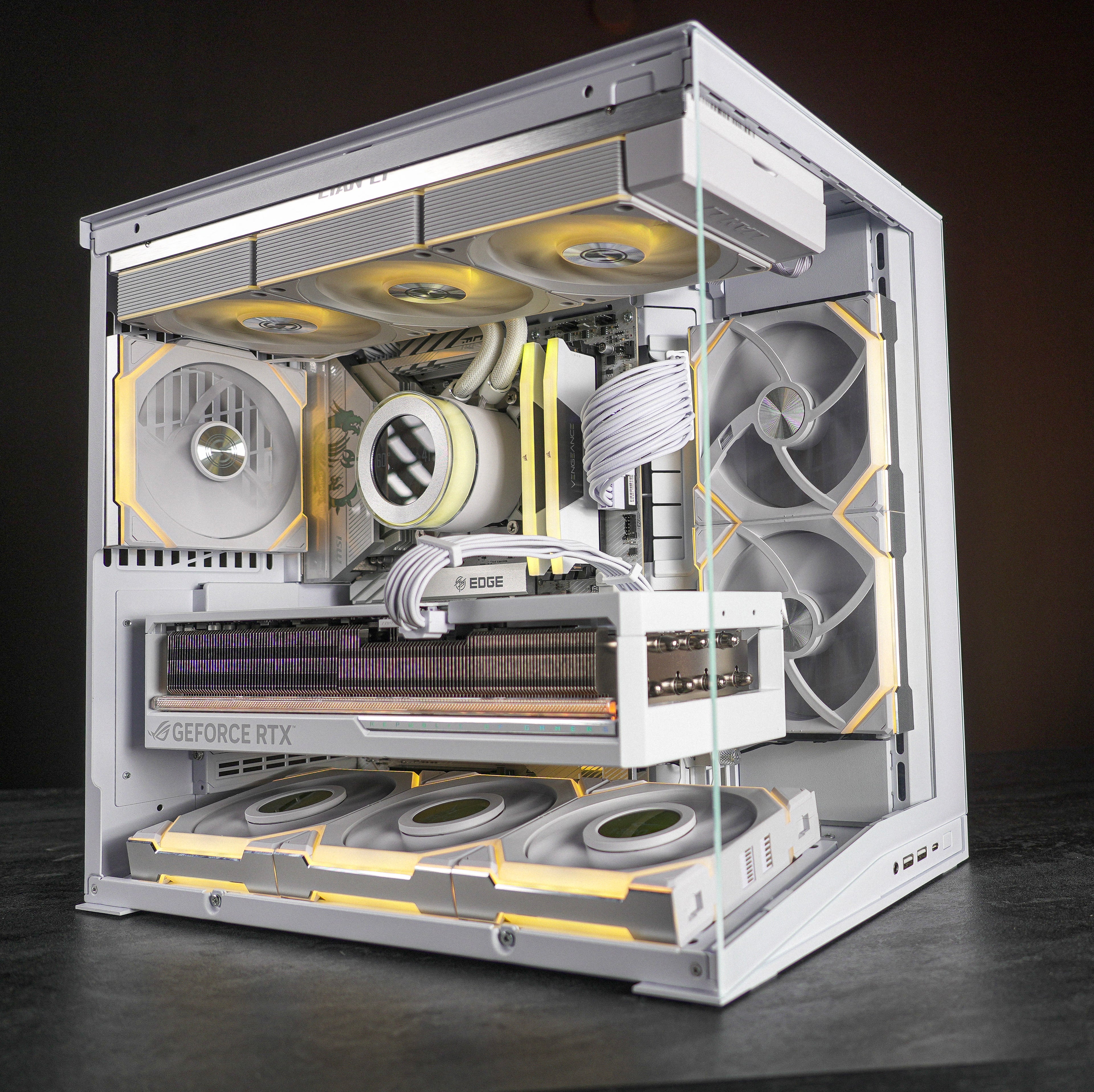 White High-End Gaming PC PixelBuilds Edition Deutschland  